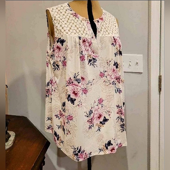 NWOT 2X Lavish Sheer Shoulder Top - Picture 7 of 9